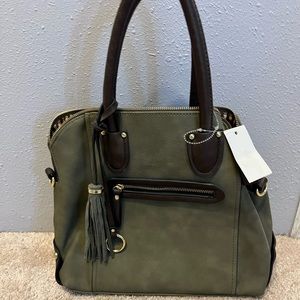 Purse with crossbody
